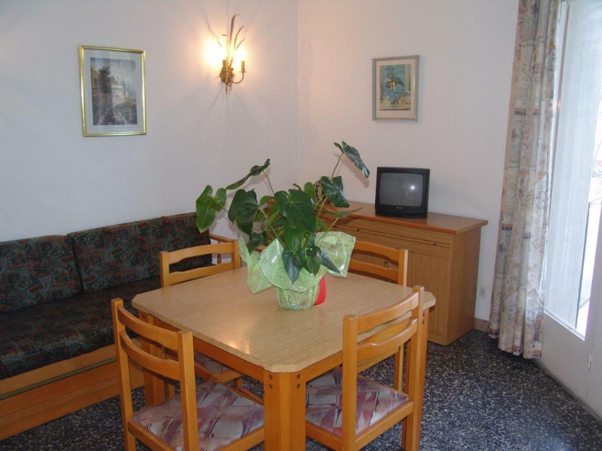Appartamento Aries Basic Salou Esterno foto
