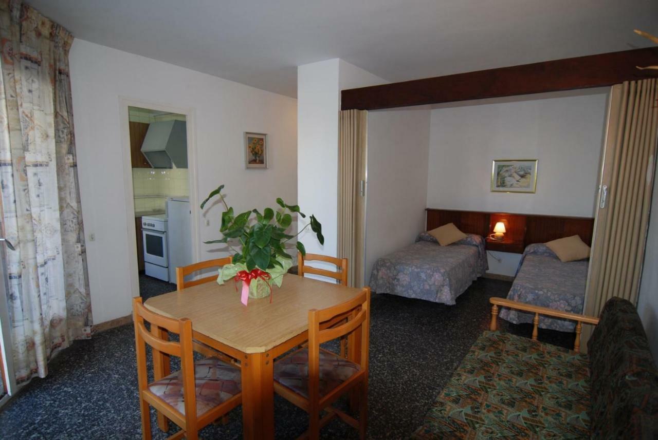 Appartamento Aries Basic Salou Esterno foto